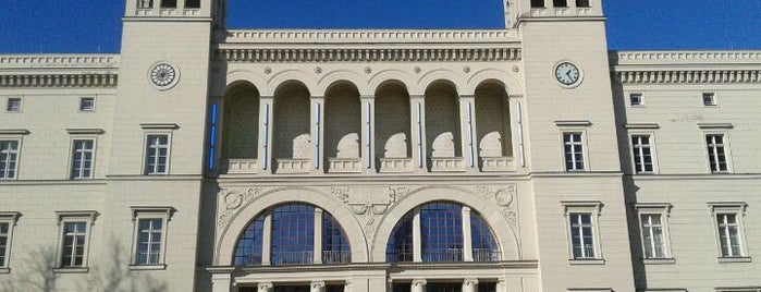 Hamburger Bahnhof – Nationalgalerie der Gegenwart is one of Berlin Arty.