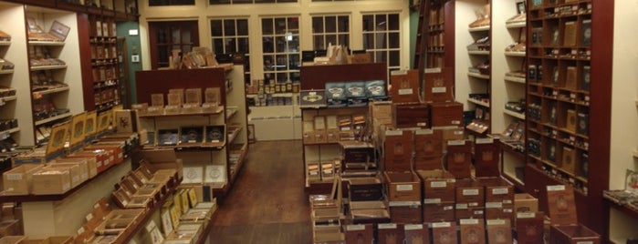 Holt's Cigar Company is one of Tempat yang Disukai Mark.