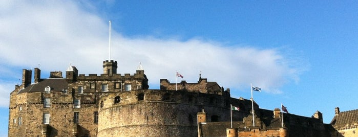 Edinburgh Castle is one of Spots.