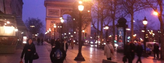 Avenue des Champs-Élysées is one of Filming Locations: Breathless.