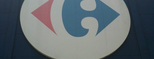 Carrefour is one of Gilbertoさんのお気に入りスポット.