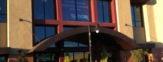 T.J. Maxx is one of Tempat yang Disukai Natali.