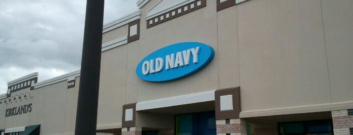 Old Navy is one of Orte, die Todd gefallen.