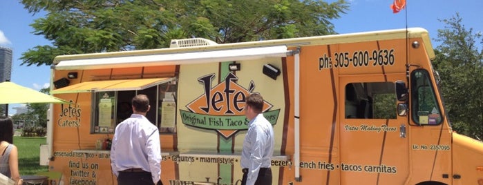 Jefe's Original Fish Taco & Burgers Truck is one of Tempat yang Disimpan Katharina.
