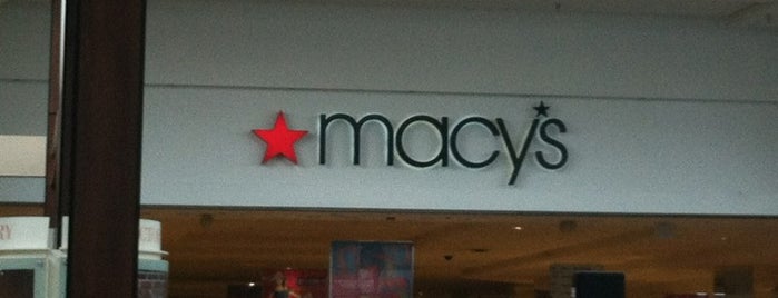 Macy's is one of Orte, die Dan gefallen.