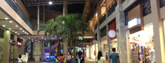 Embarcadero de Legazpi is one of Malls.