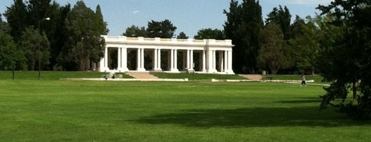 Cheesman Park is one of Denver.