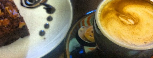 Espresso Bar is one of Cafés atendidos por expertos (La Tercera).