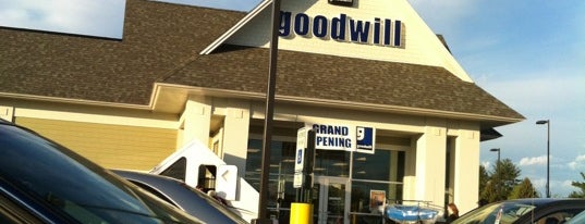 Goodwill Store & Donation Center is one of Locais salvos de Amber.