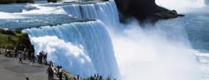 Niagara Falls (American Side) is one of Lugares en el Mundo!!!!.