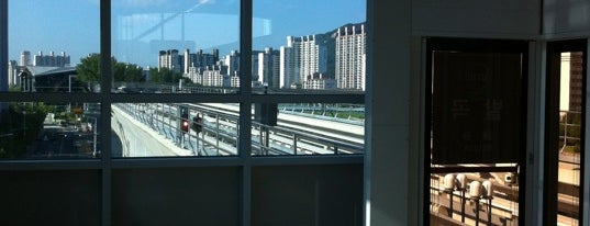 Balgok Stn. is one of 의정부 경전철 (Uijeongbu LRT).