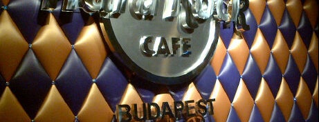 Hard Rock Cafe Budapest is one of MustHaveFoodBP.