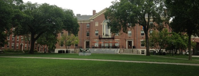 Brown University is one of ang say khieng Paris.