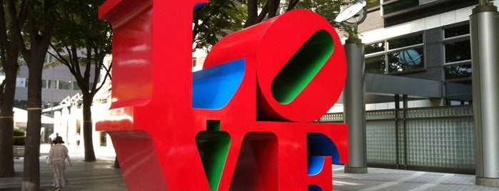 LOVE STATUE is one of Tokyo.