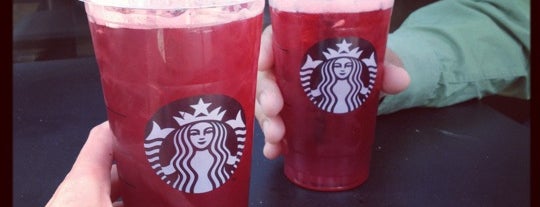 Starbucks is one of Codyさんのお気に入りスポット.