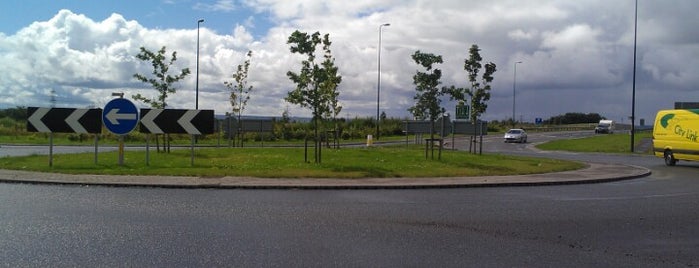 Kilbagie Roundabout is one of Named Roundabouts in Central Scotland.