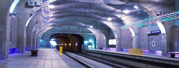 MetroLink - University City-Big Bend Station is one of Tempat yang Disimpan r.