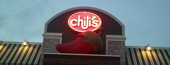 Chili's Grill & Bar is one of Tempat yang Disukai Joanna.