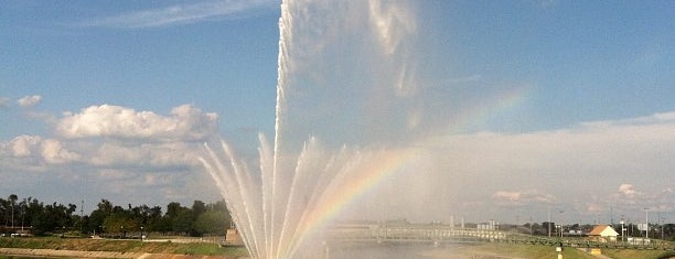 Five Rivers Fountain of Lights is one of Favorite Outdoor Parks.