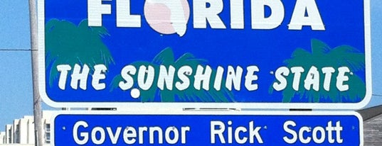 Alabama / Florida State Line is one of Tempat yang Disukai Lizzie.