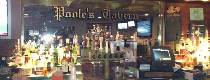 Poole's Tavern is one of สถานที่ที่ Dan ถูกใจ.