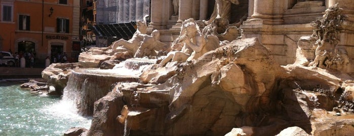 Trevi Fountain is one of Roma.