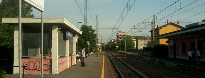 Stazione San Giuliano Milanese is one of Linee S e Passante Ferroviario di Milano.