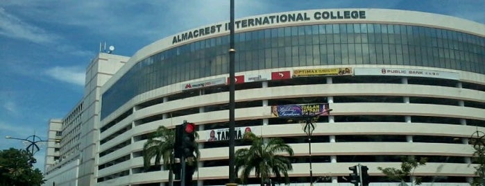 Centre Point Sabah is one of Malls Attraction in Kota Kinabalu.