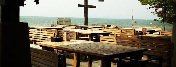 The View Beach Bar & Restaurant (เดอะวิว) is one of Pattaya_Yemeİcme.