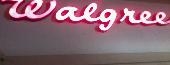 Walgreens is one of Lugares favoritos de Al.