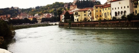 Ponte Garibaldi is one of Tempat yang Disukai Dennis.