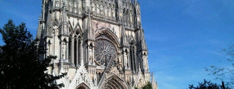 Kathedrale Notre-Dame von Reims is one of Churches.