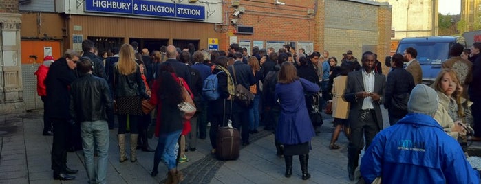 Highbury & Islington Railway Station (HHY) is one of Railway Stations in UK.