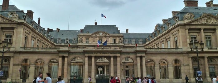 Place du Palais Royal is one of 1er arrondissement de Paris.