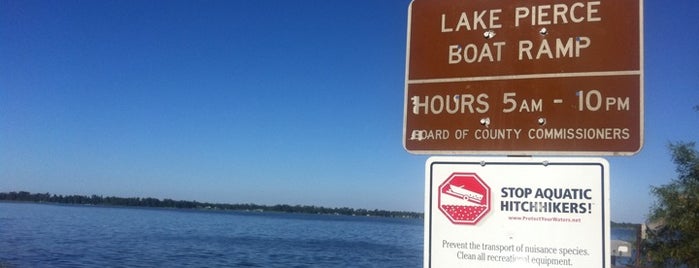 Lake Pierce is one of สถานที่ที่ Lizzie ถูกใจ.