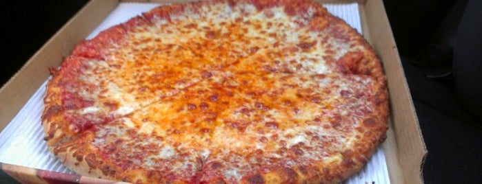 Marco's Pizza is one of Lugares favoritos de Michelle.