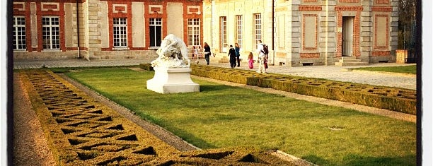 Château de Breteuil is one of Lieux sauvegardés par Fabio.