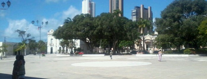 Praça Augusto Severo / Largo da Ribeira is one of Lieux qui ont plu à Rafael.