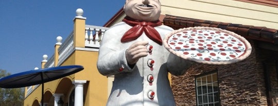 Pizza John's is one of Lugares favoritos de Chris.