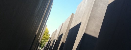 Monumento a los judíos de Europa asesinados is one of Berlin Calling.