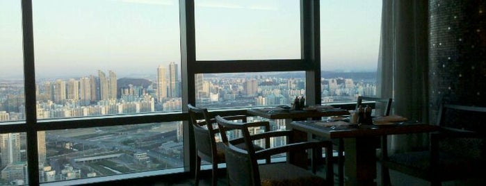 Sheraton Seoul D-Cube City Hotel is one of Tempat yang Disimpan 365CheapDates.com.