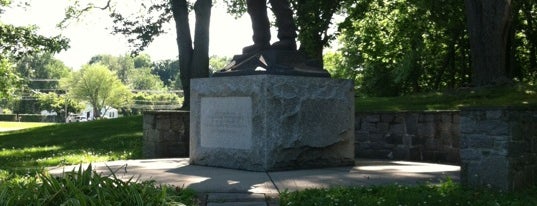 Firemans Memorial/Monument is one of Darien.