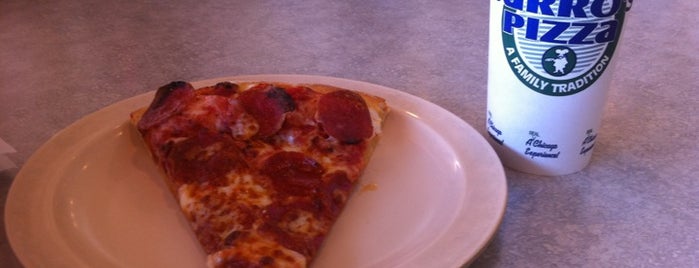 Barro's Pizza is one of สถานที่ที่ Patrick ถูกใจ.