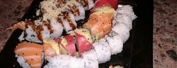 Spicy Tuna Sushi Bar & Grill is one of Lieux sauvegardés par Kemi.