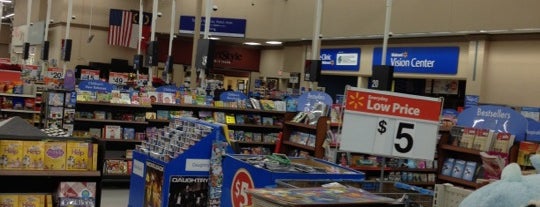 Walmart Supercenter is one of Posti che sono piaciuti a Lizzie.