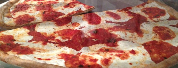 Lean Crust Pizza is one of Posti che sono piaciuti a Yomi.