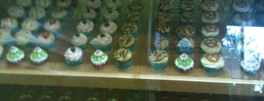 Turtle's Cupcakes is one of Locais salvos de Jayson.