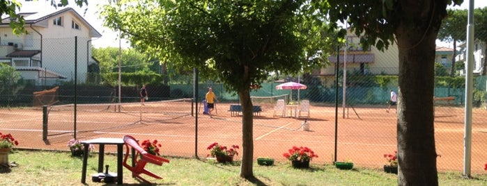 Circolino Tennis - san mauro mare - is one of Sport: divertimento e salute!.