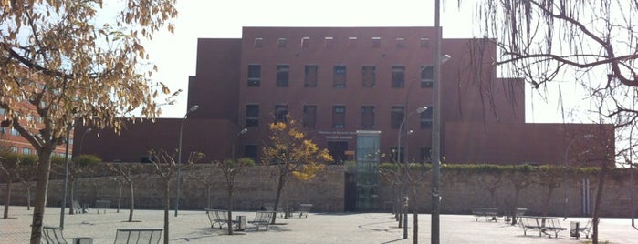 Biblioteca de Ciències Socials "Gregori Maians" is one of สถานที่ที่ Sergio ถูกใจ.