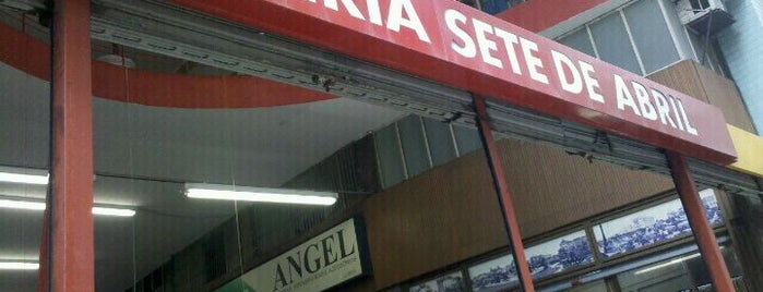 Galeria Sete de Abril is one of สถานที่ที่ Adriana ถูกใจ.